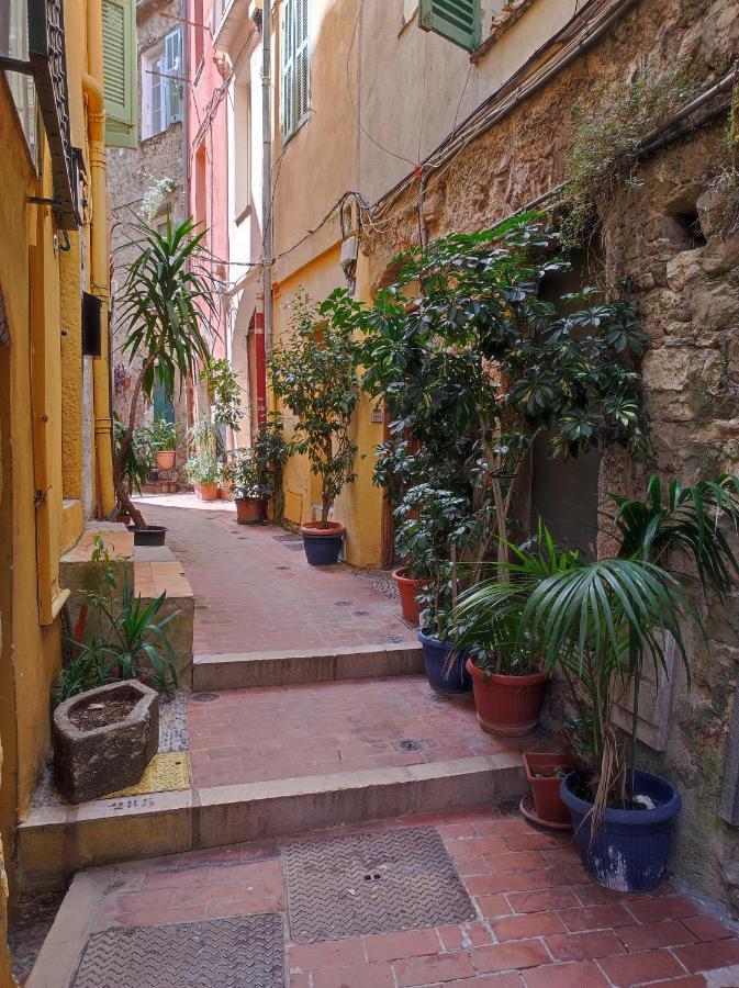 Ferienwohnung Bilocale Nella Vecchia Citta' Di Mentone Exterior foto
