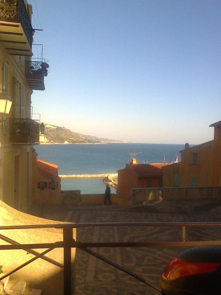 Ferienwohnung Bilocale Nella Vecchia Citta' Di Mentone Exterior foto